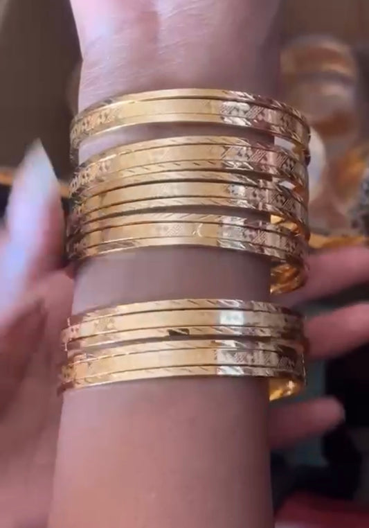 Box de 6 pièces bracelets Plaqués Or parfait pour tout événement